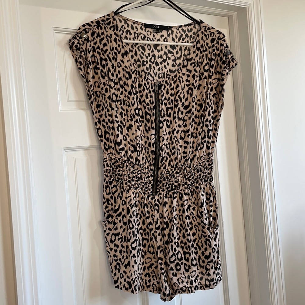 Forever 21 Short Leopard Romper Medium